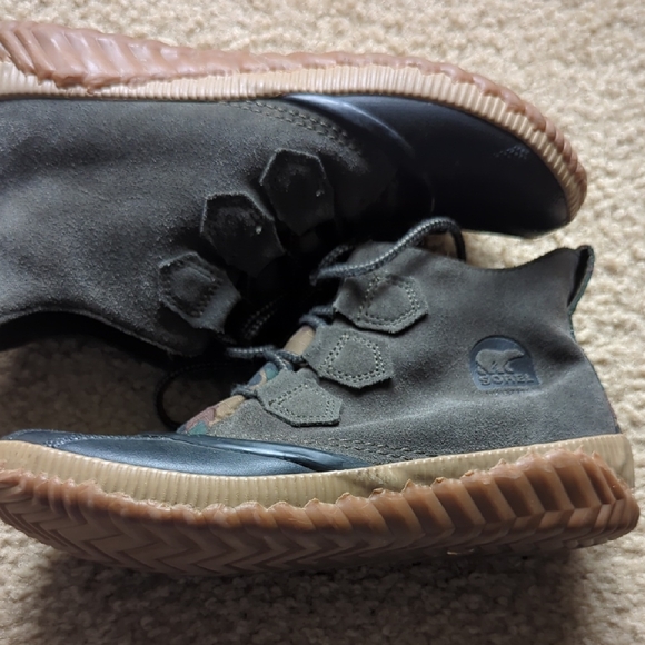 Camouflage Lace-Up Boots - Picture 2 of 5